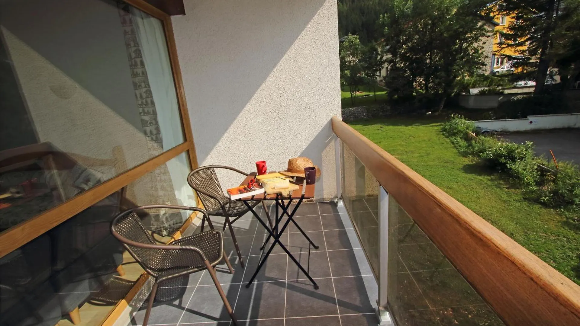 Les Berlicants Mijoux Apartment